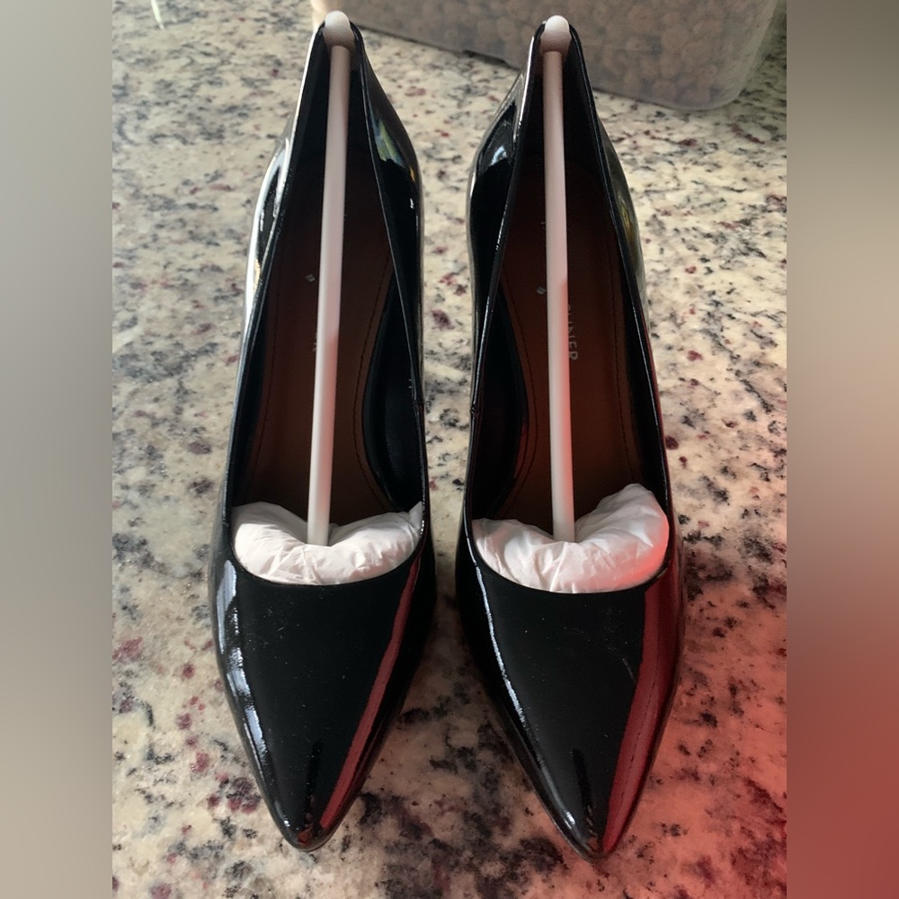 Brand New Donald J Pliner Treva Black Patent Heels - size 6.5